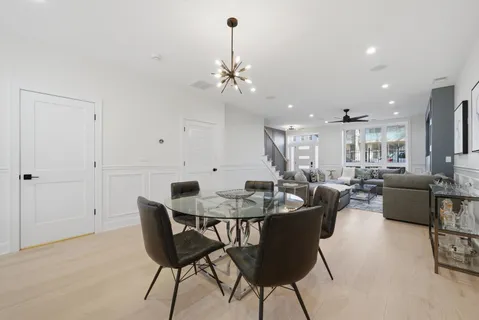 $1,250,000 | 2625 West Armitage Avenue, Chicago, IL 60647