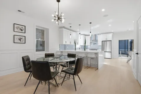 $1,250,000 | 2625 West Armitage Avenue, Chicago, IL 60647