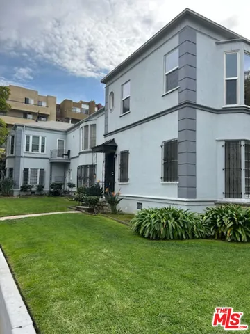$2,300 | 2830 West 3rd Street, Los Angeles, CA 90057