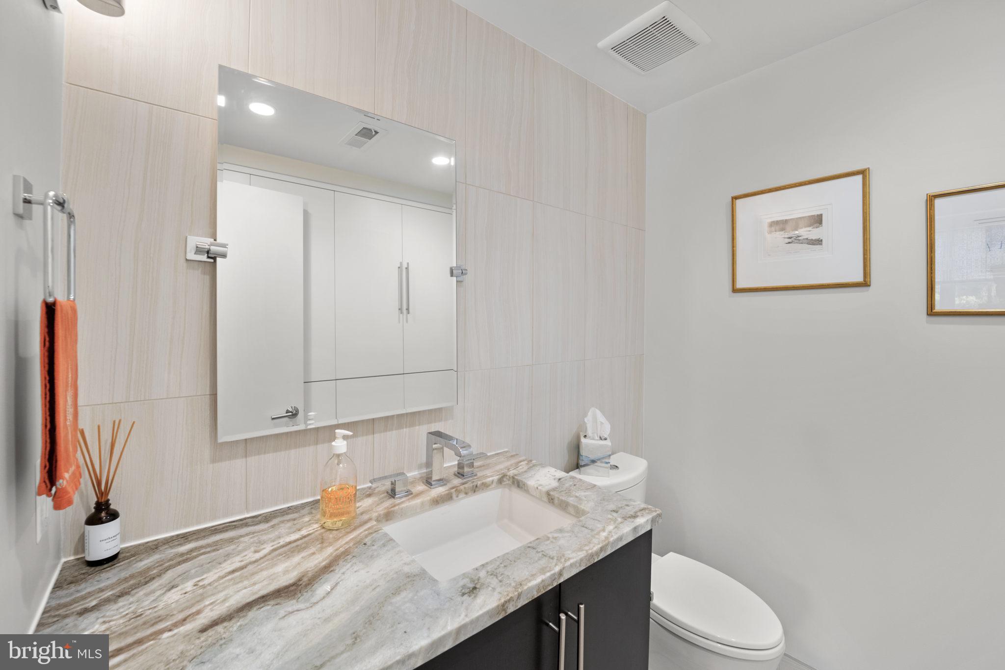 606 Brookes Ridge Court Bethesda, MD 20816 - Photo 16 of 41 Main Level Powder Room