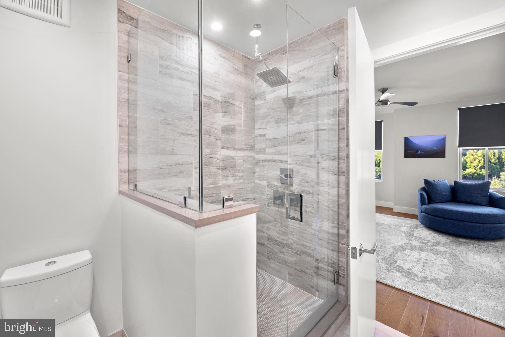 606 Brookes Ridge Court Bethesda, MD 20816 - Photo 22 of 41 Primary Bathroom