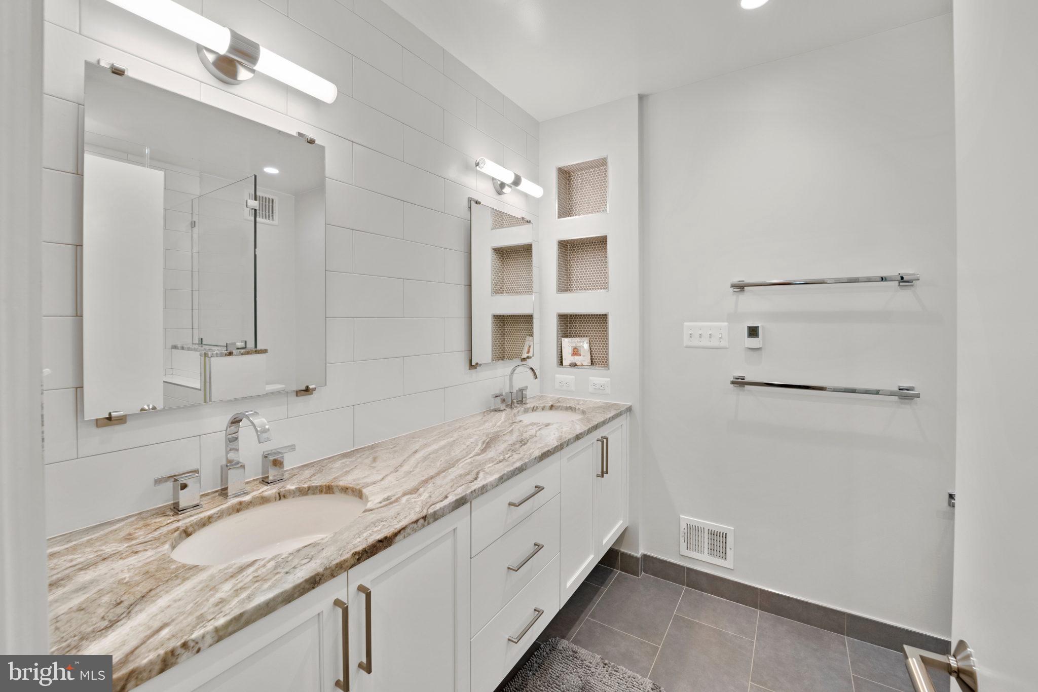 606 Brookes Ridge Court Bethesda, MD 20816 - Photo 25 of 41 Primary Suite 2 Bathroom