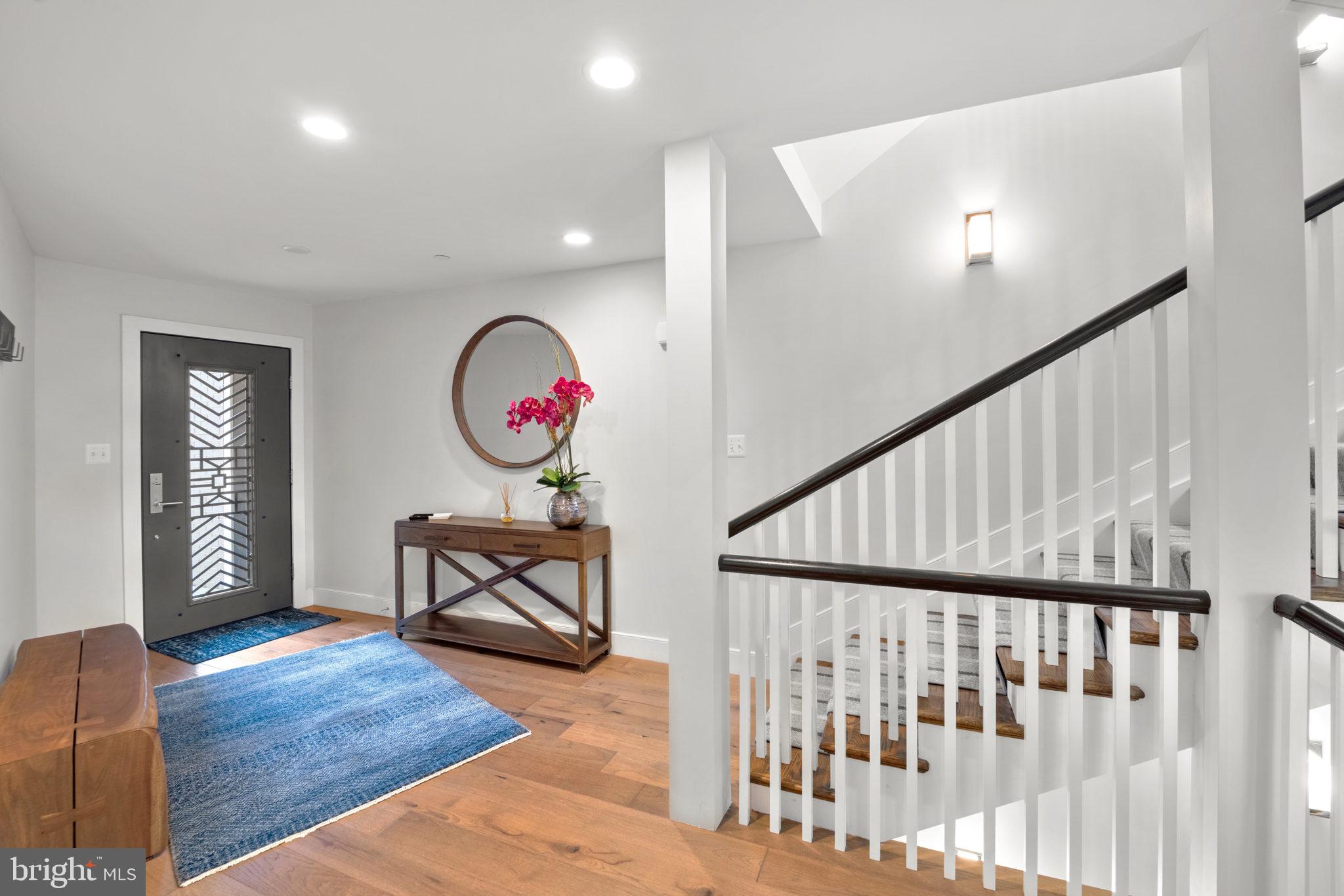 606 Brookes Ridge Court Bethesda, MD 20816 - Photo 3 of 41 Foyer