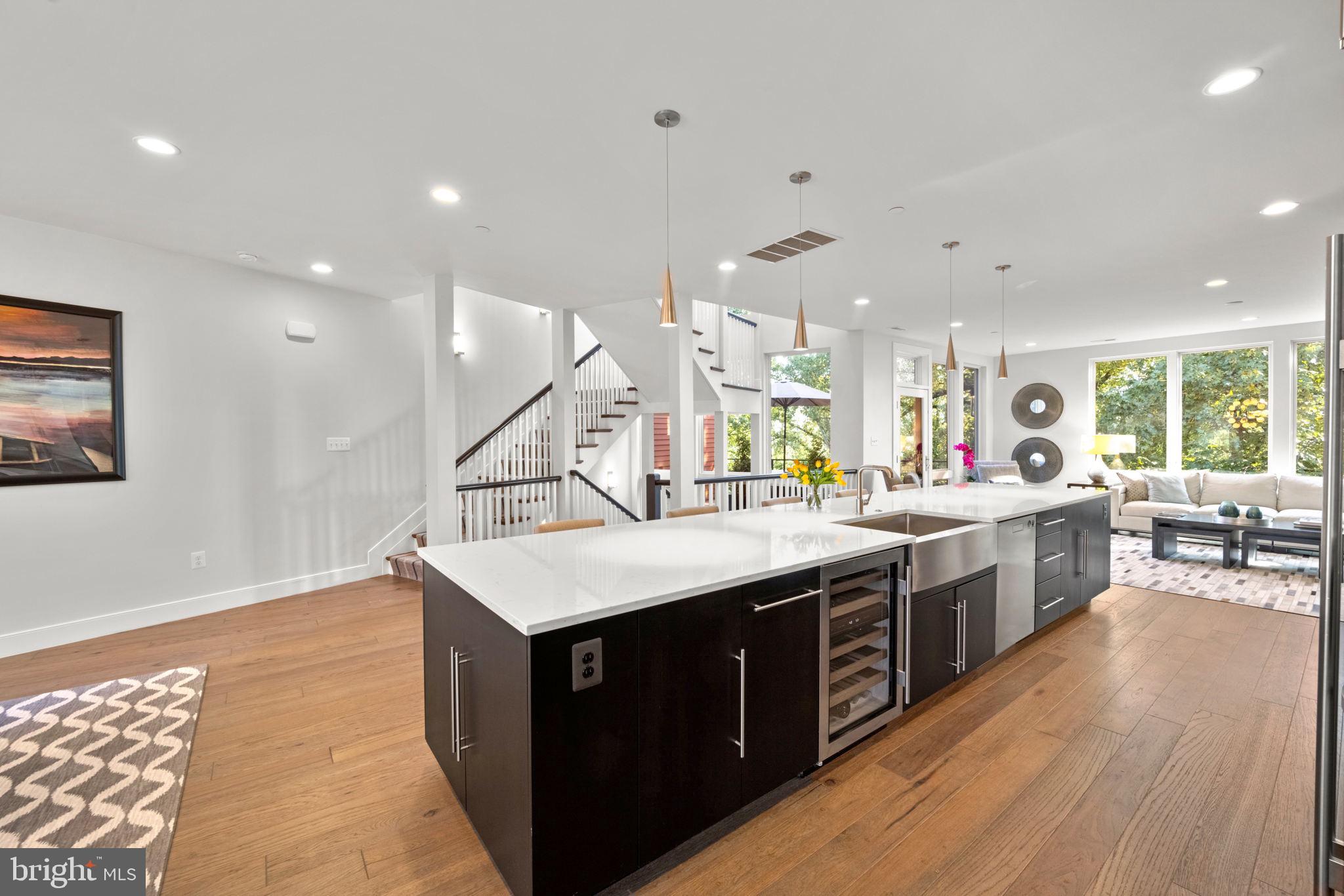 606 Brookes Ridge Court Bethesda, MD 20816 - Photo 5 of 41 Breakfast Bar/ Kitchen