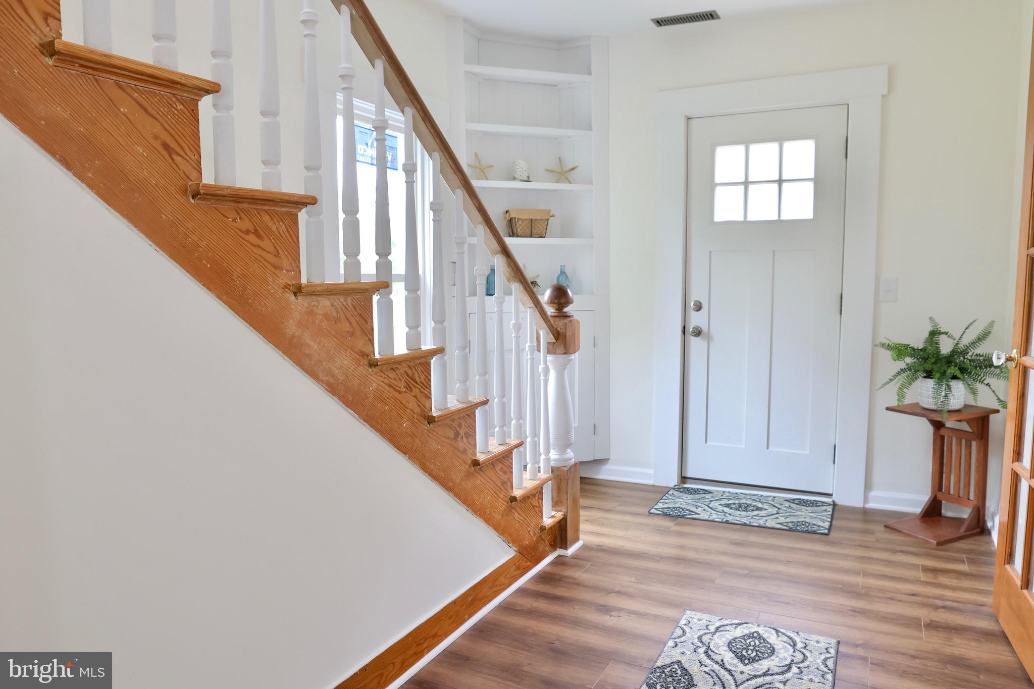 20477 Nanticoke Road Nanticoke, MD 21840 - Photo 25 of 55 Foyer to Front door