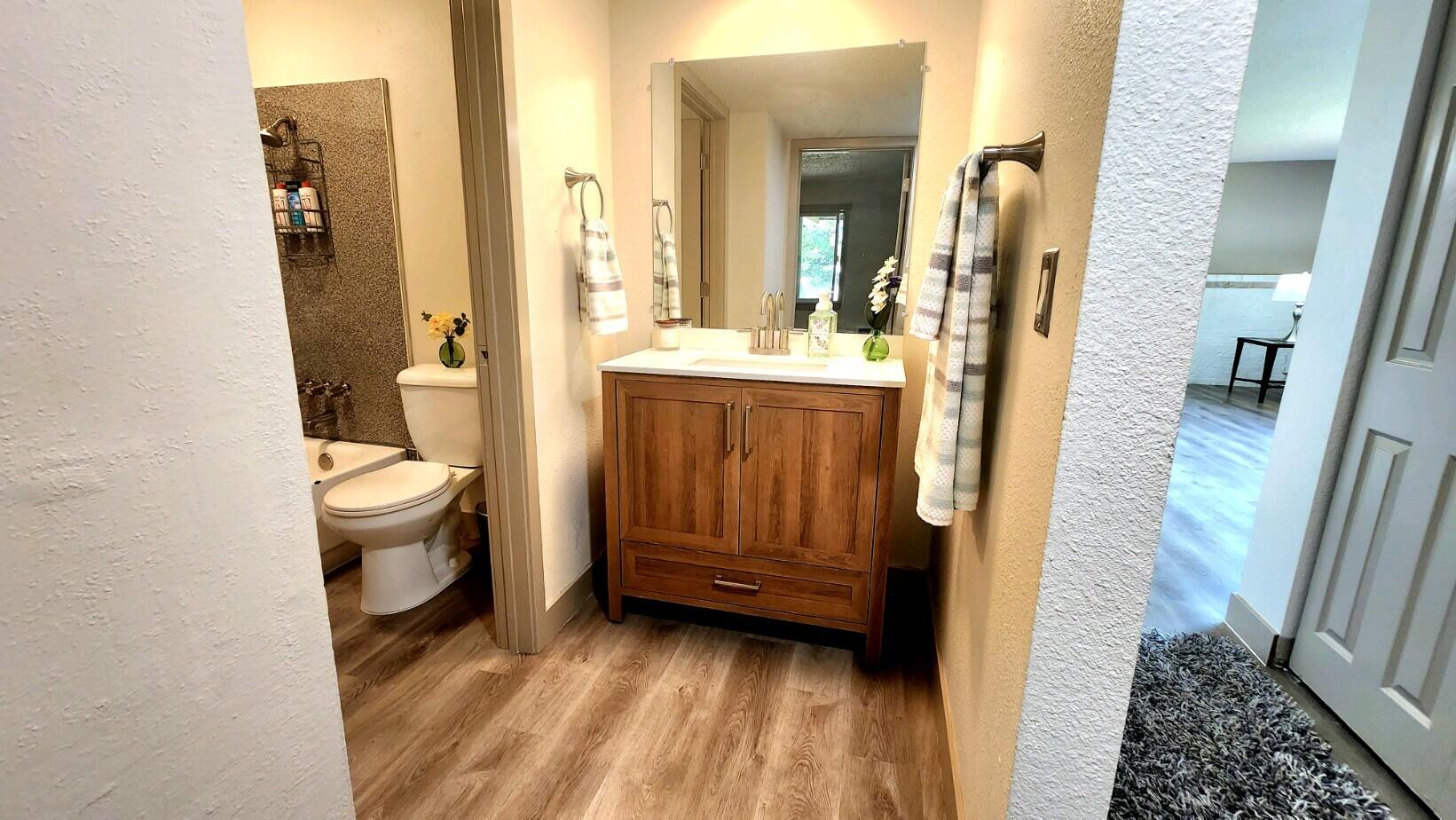 2927 Northeast Rene Avenue Gresham, OR 97030 - Photo 8 of 13 Dickerson bath