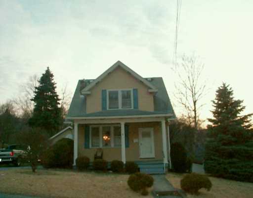 1338 Hamilton Road Castle Shannon, PA 15234 - Photo 1 of 8 Gallery Image 1