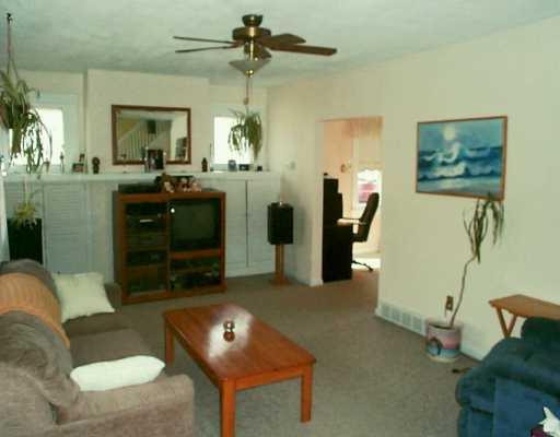 1338 Hamilton Road Castle Shannon, PA 15234 - Photo 4 of 8 Gallery Image 4