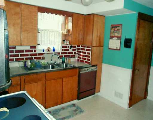 1338 Hamilton Road Castle Shannon, PA 15234 - Photo 6 of 8 Gallery Image 6