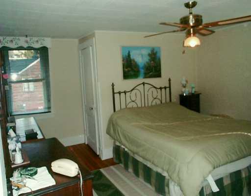 1338 Hamilton Road Castle Shannon, PA 15234 - Photo 7 of 8 Gallery Image 7