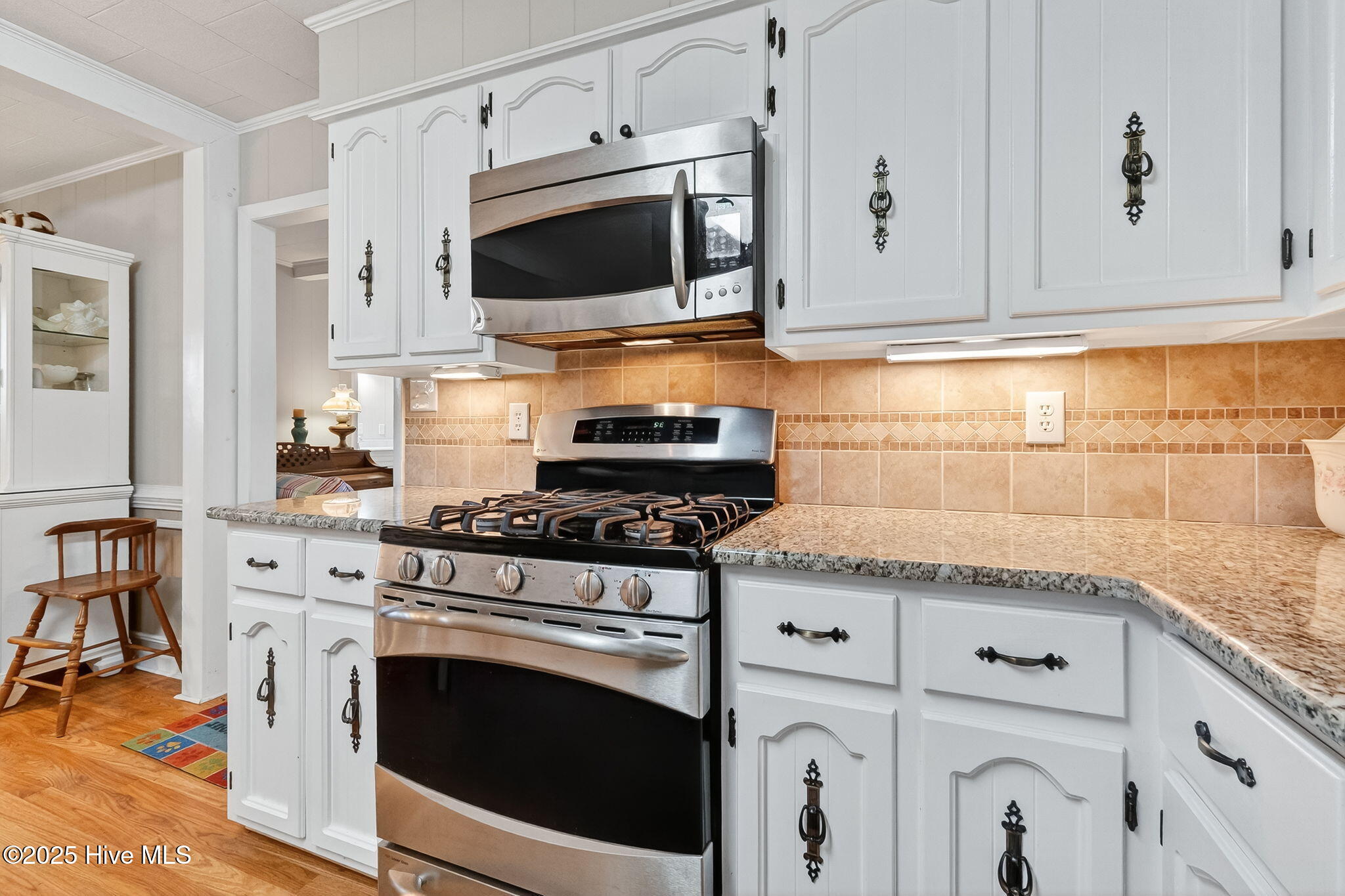 4509 Steven's Chapel Road Smithfield, NC 27577 - Photo 13 of 68 Gas Range / Microwave