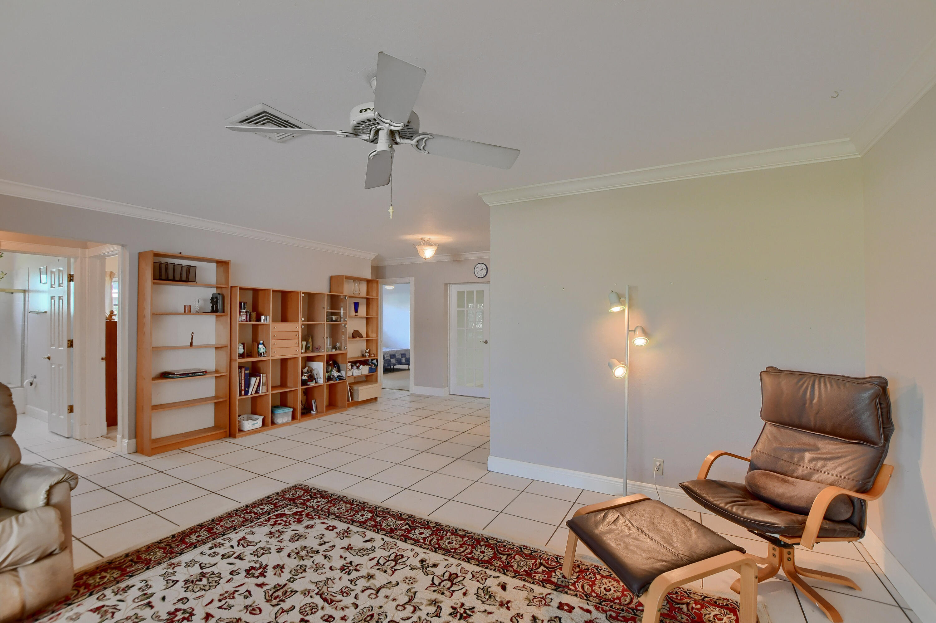 242 Southwest 4th Street Boca Raton, FL 33432 - Photo 5 of 28 Living Room