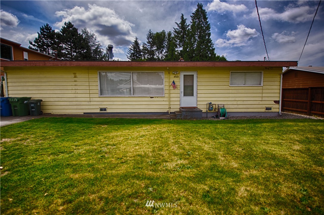 4921 Northeast 7th Place Renton, WA 98059 - Photo 2 of 20 Gallery Image 2