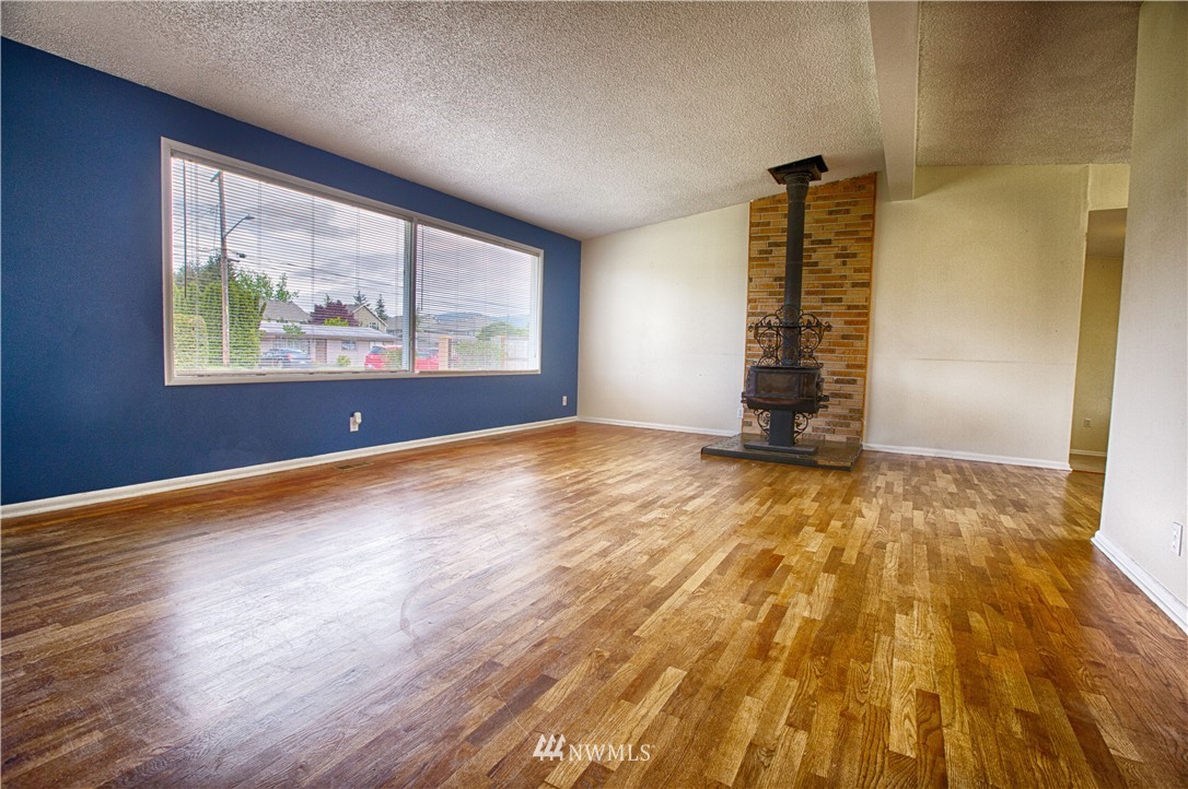 4921 Northeast 7th Place Renton, WA 98059 - Photo 12 of 20 Gallery Image 12
