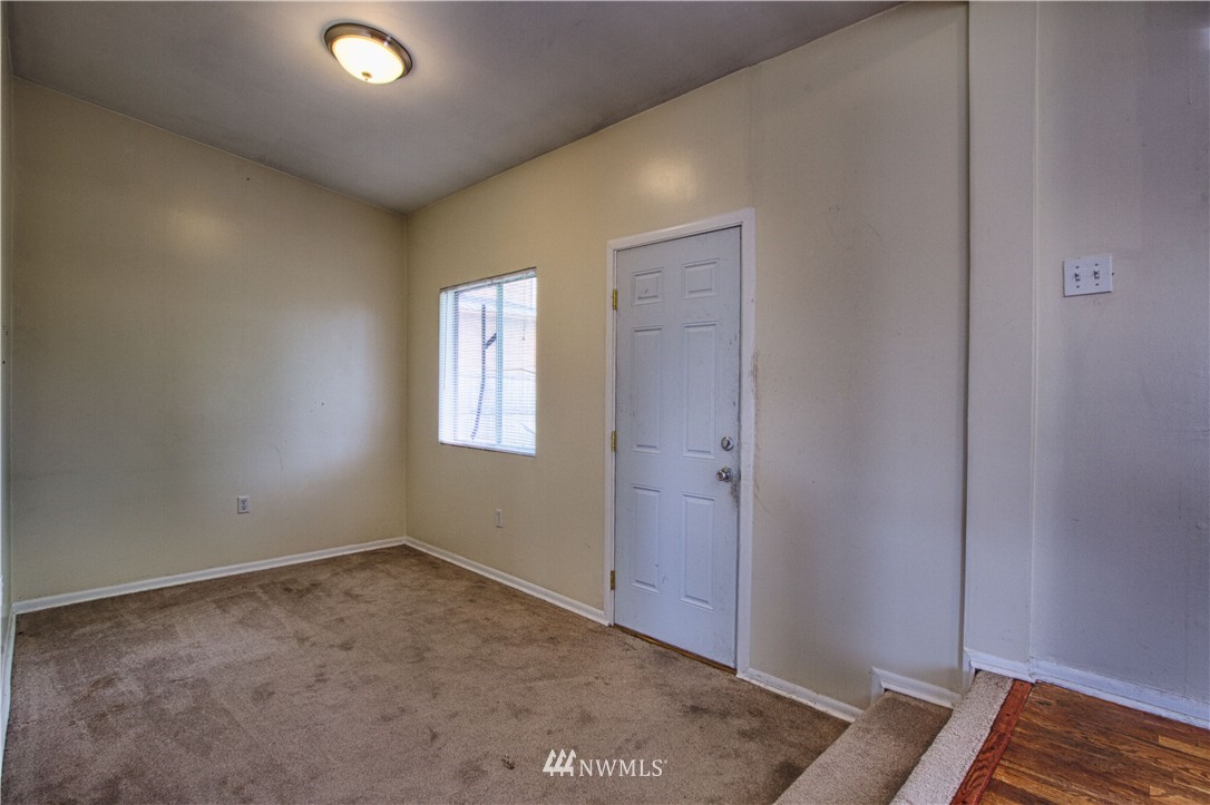 4921 Northeast 7th Place Renton, WA 98059 - Photo 14 of 20 Gallery Image 14