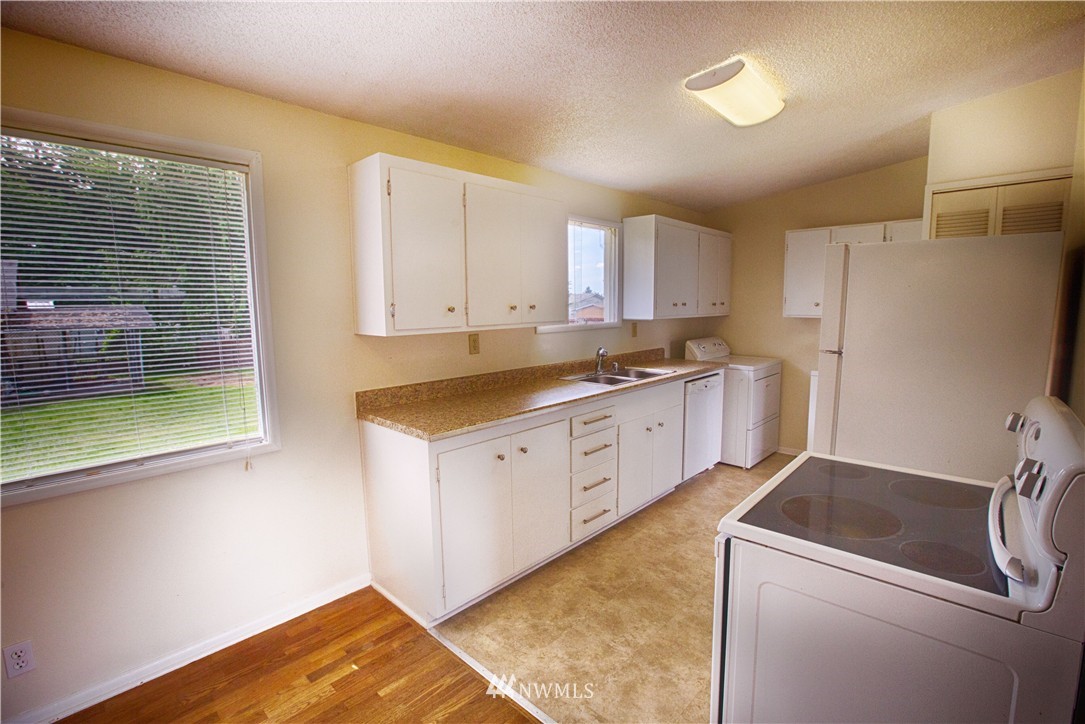 4921 Northeast 7th Place Renton, WA 98059 - Photo 15 of 20 Gallery Image 15