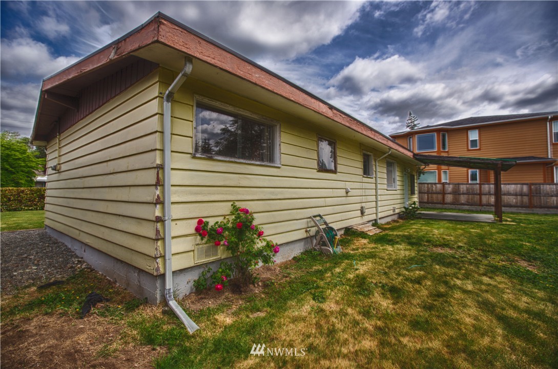 4921 Northeast 7th Place Renton, WA 98059 - Photo 6 of 20 Gallery Image 6