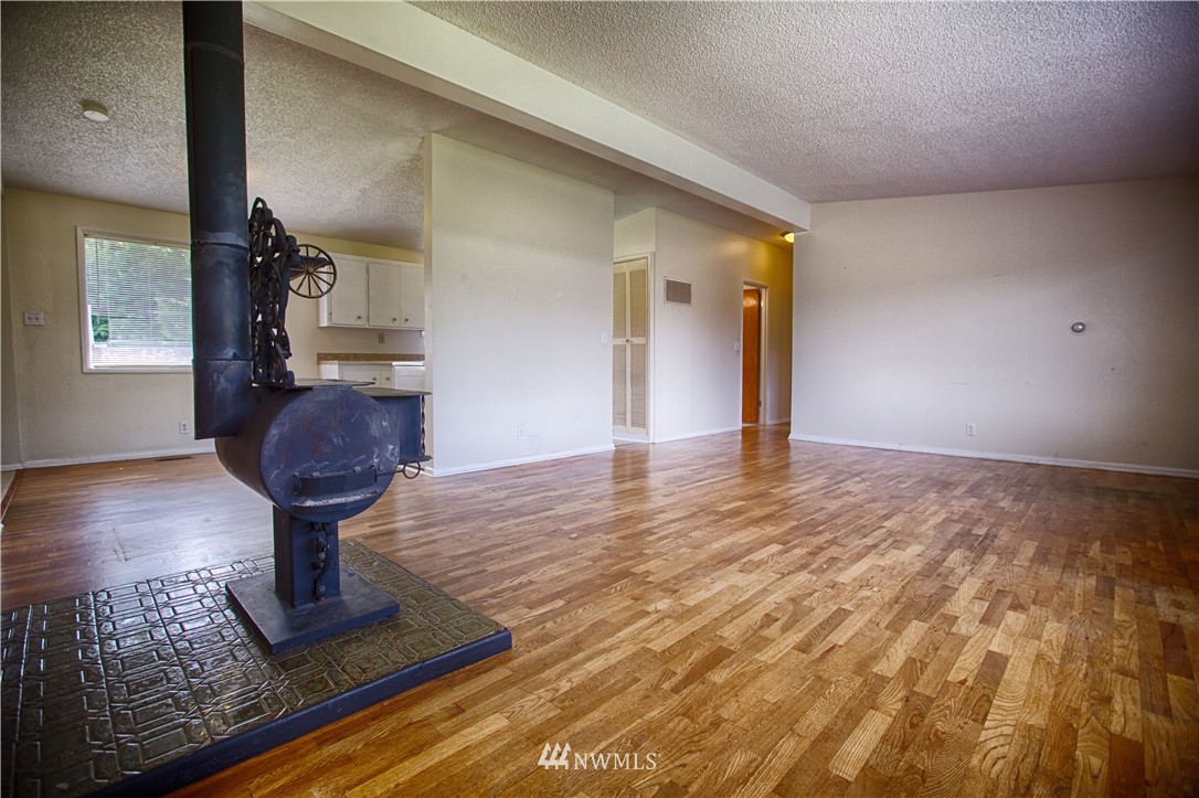 4921 Northeast 7th Place Renton, WA 98059 - Photo 8 of 20 Gallery Image 8