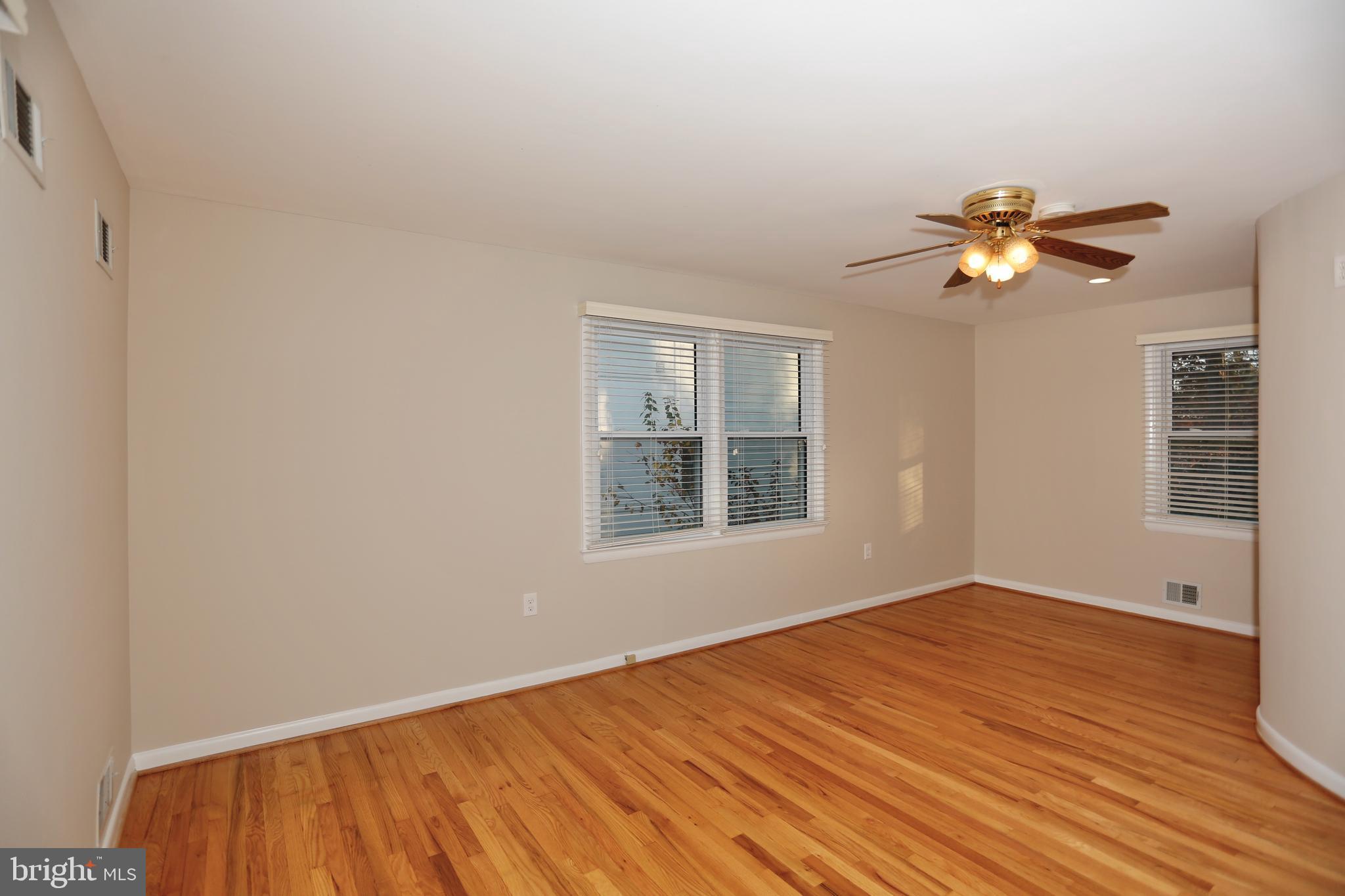 6308 Marywood Road Bethesda, MD 20817 - Photo 19 of 30 Master bedroom on upper level