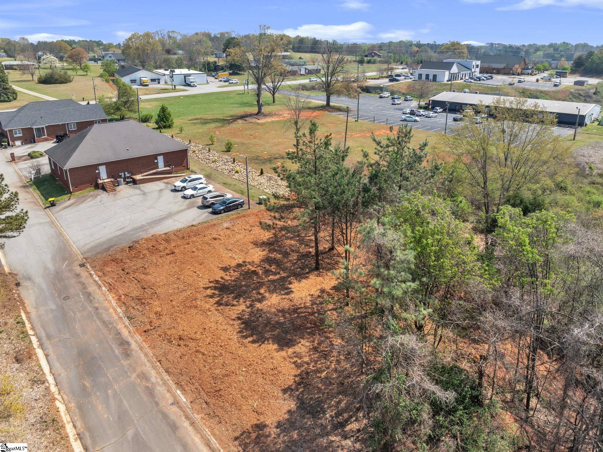 109 Franklin Square Way Easley, SC 29642 - Photo 2 of 21