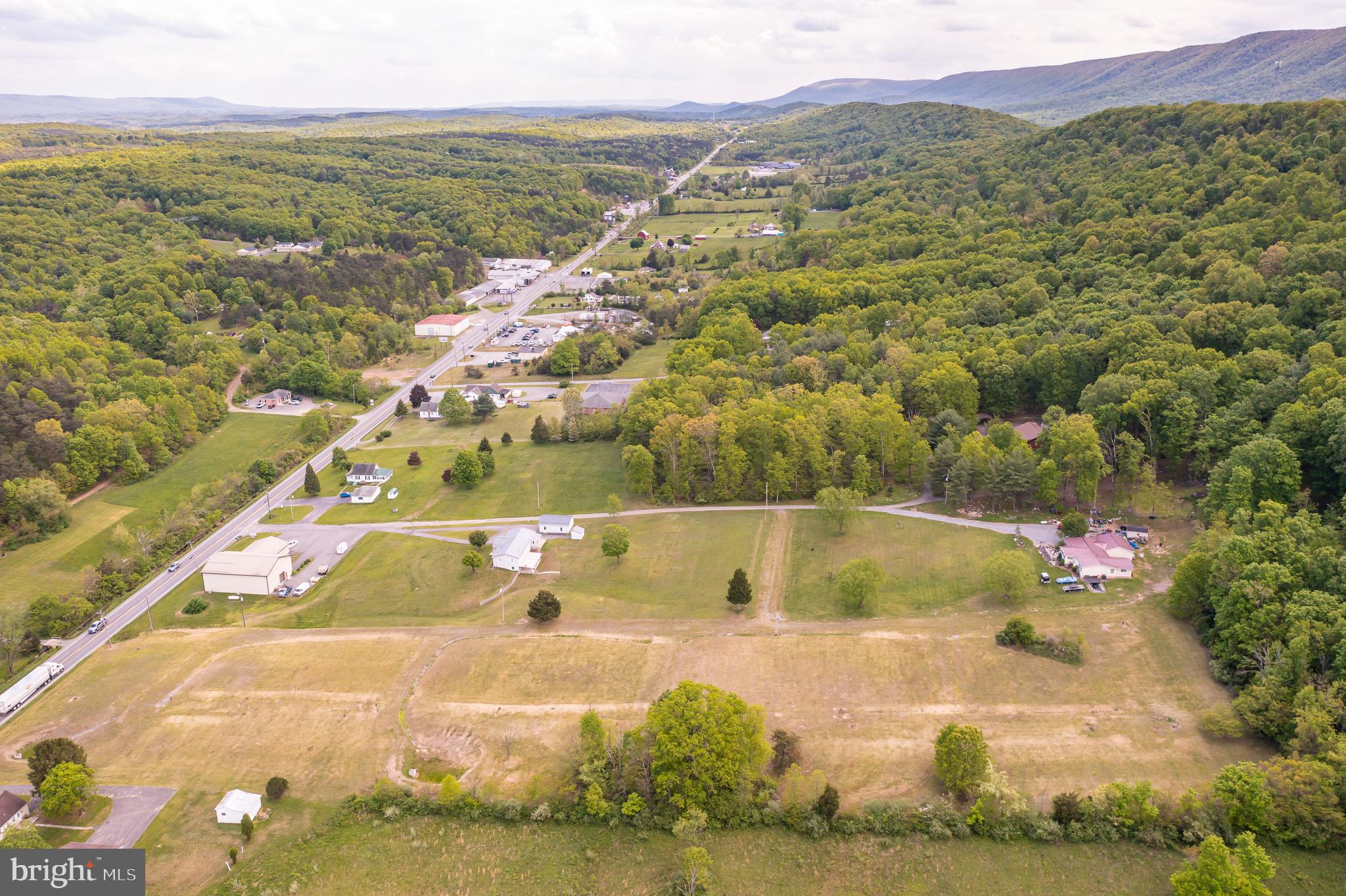 522 Us Route Berkeley Springs, WV 25411 - Photo 11 of 31 Gallery Image 11
