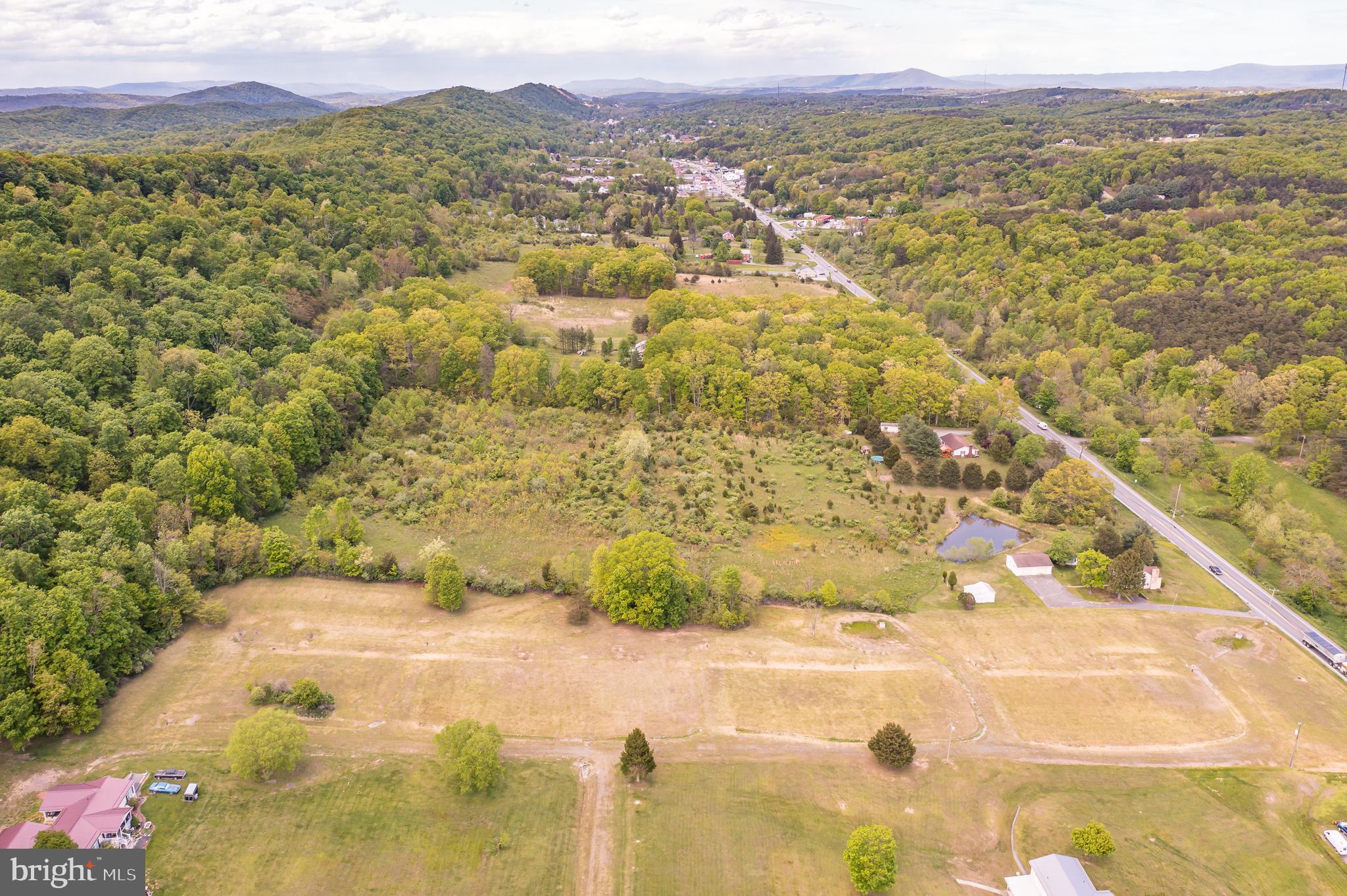 522 Us Route Berkeley Springs, WV 25411 - Photo 14 of 31 Gallery Image 14