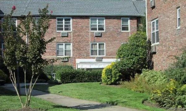 $289,999 | 20 Daley Place, Unit 113, Lynbrook, NY 11563