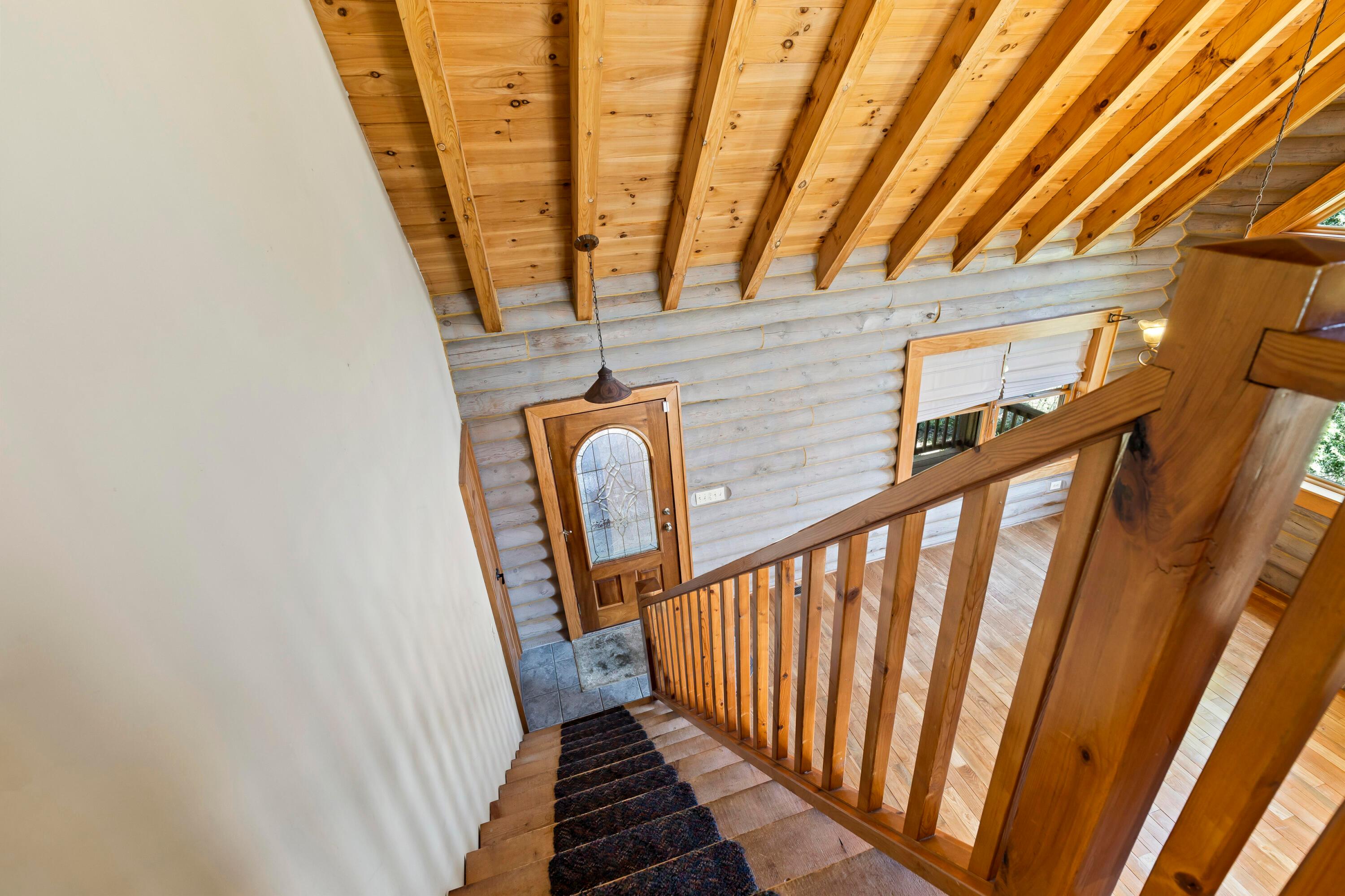 7700 Ballou Road Newark, OH 43056 - Photo 4 of 78 4. Entry