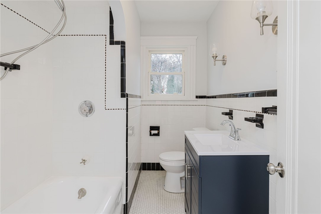 1120 West Shore Road Warwick, RI 02889 - Photo 11 of 50 Gallery Image 11