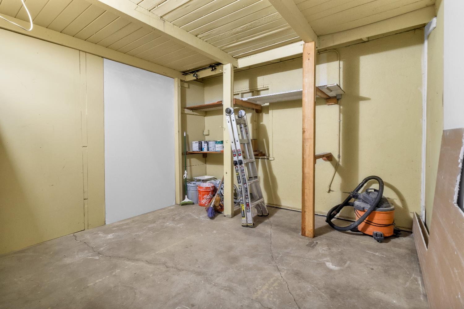 2500 Ethan Way Sacramento, CA 95821 - Photo 21 of 28 a view of a room with gym equipment