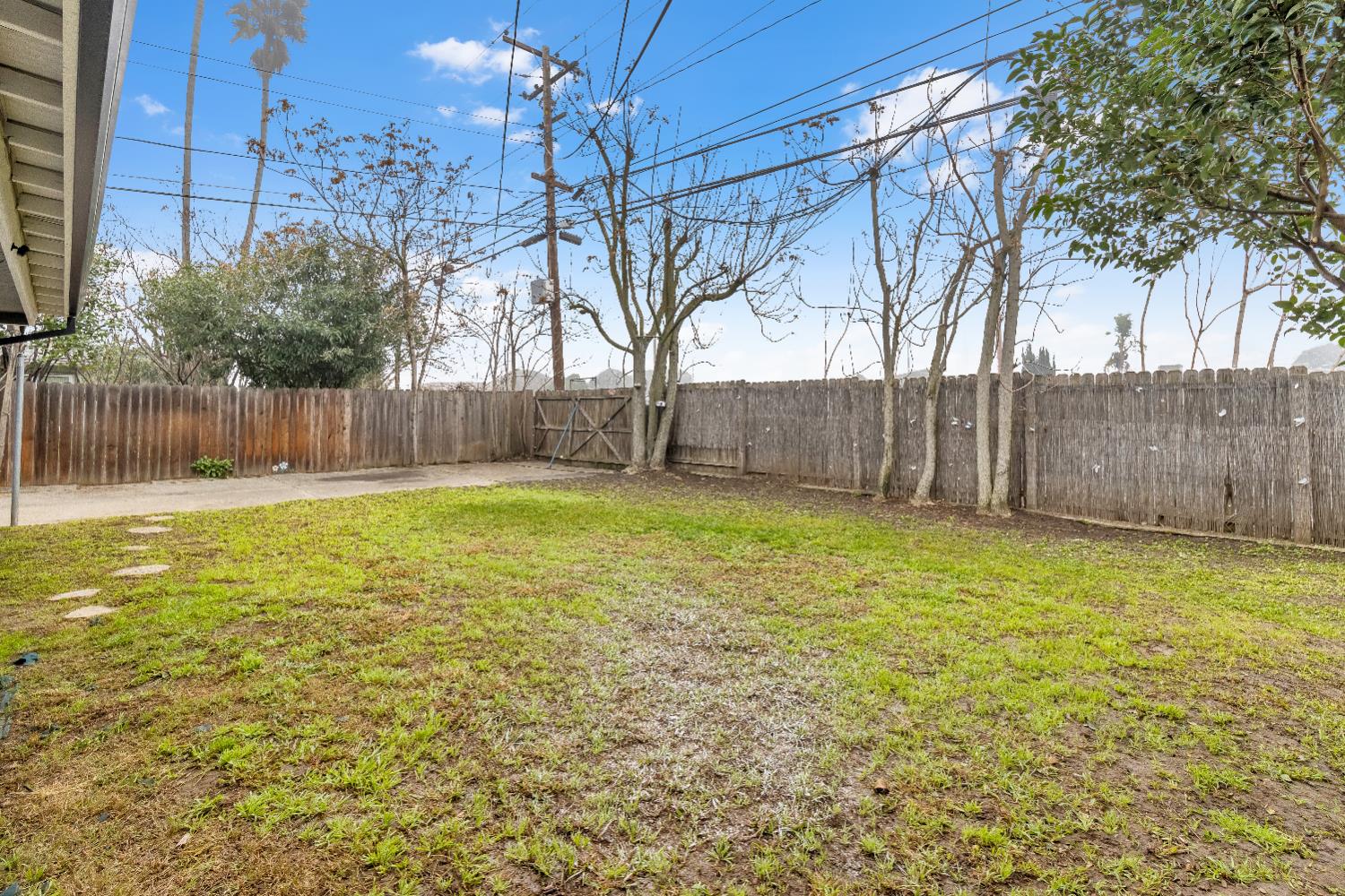 2500 Ethan Way Sacramento, CA 95821 - Photo 25 of 28 a swimming pool with an outdoor space and seating area