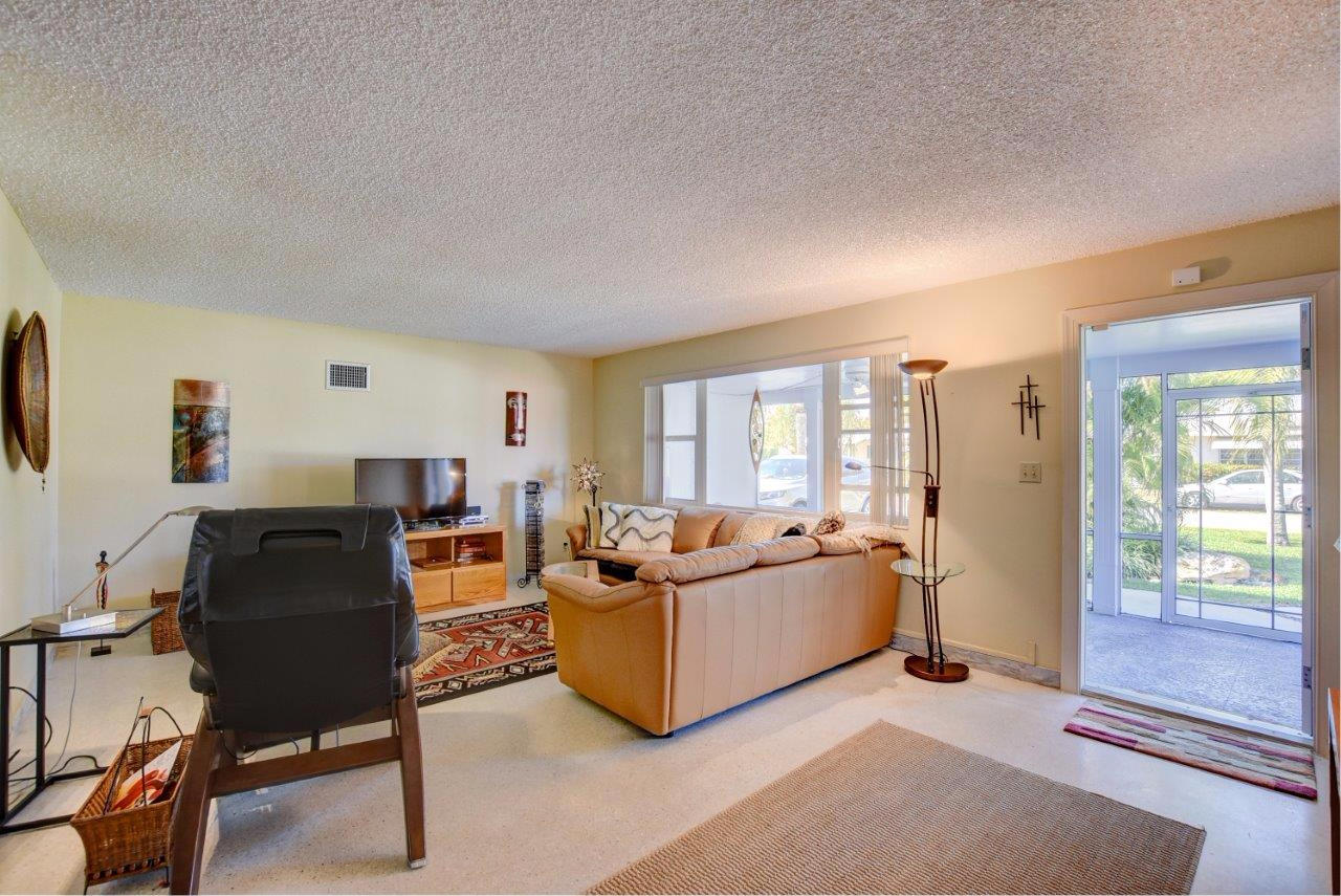266 Northeast 31st Street Boca Raton, FL 33431 - Photo 7 of 39 BH 266 NE 31st St-7