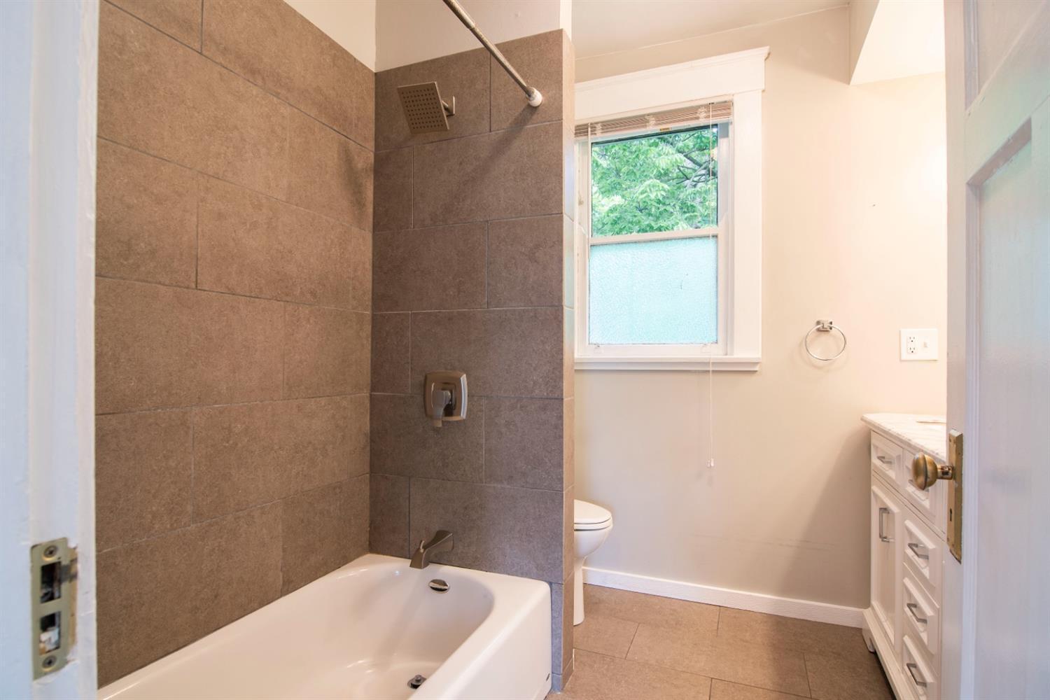 5515 Lester Road Cincinnati, OH 45213 - Photo 12 of 19