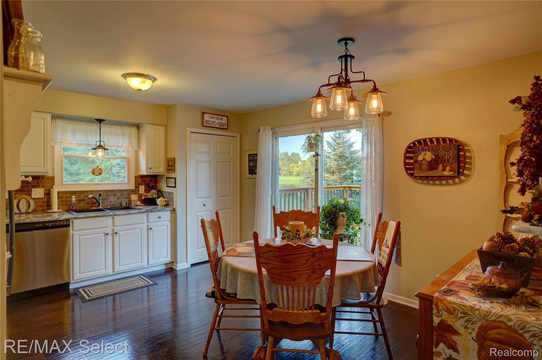 8224 North Genesee Road Mount Morris, MI 48458 - Photo 4 of 57 8224 N Genesee Road 26.jpg