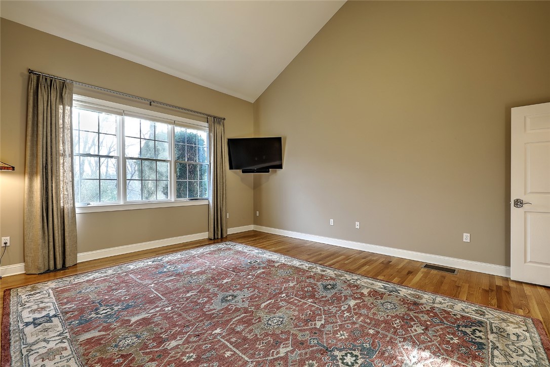 419 Albion Road, Unit 25 Lincoln, RI 02865 - Photo 25 of 46 Primary Suite