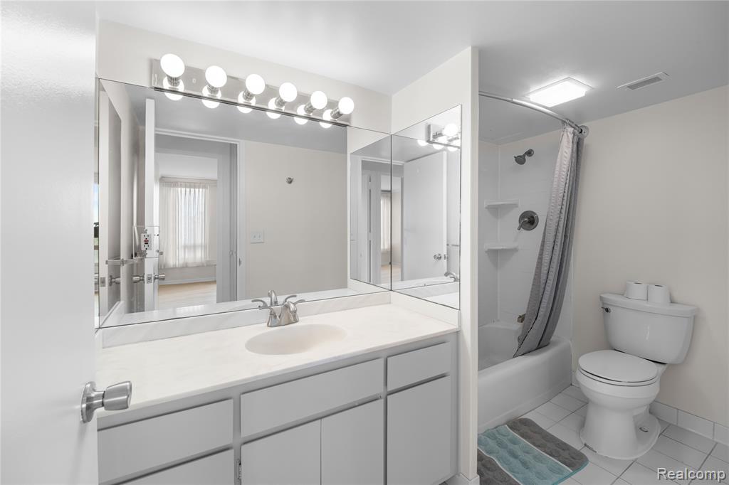 22700 Garrison Street, Unit 809 Dearborn, MI 48124 - Photo 12 of 14