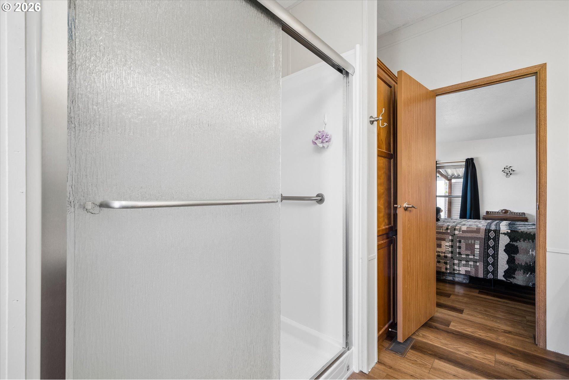 5335 Main Street, Unit 157 Springfield, OR 97478 - Photo 15 of 24 Owner's Suite Bathroom