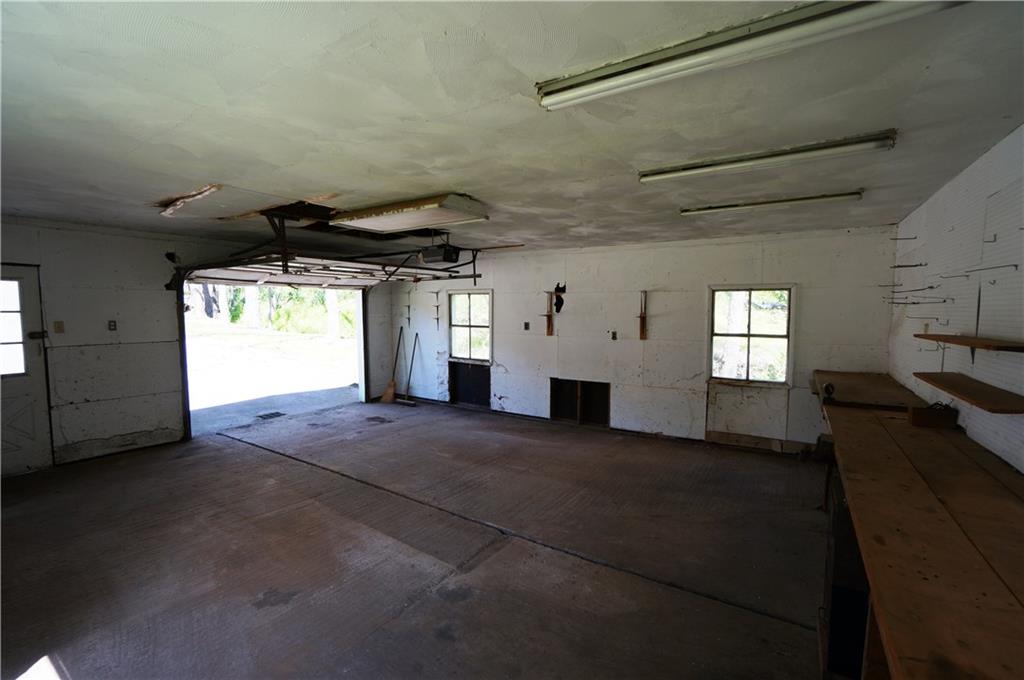 284 Mansfield Road Washington, PA 15301 - Photo 23 of 25 Detached garage was set up for a work shop/garage and measures about 25'x25' Work benches stay.