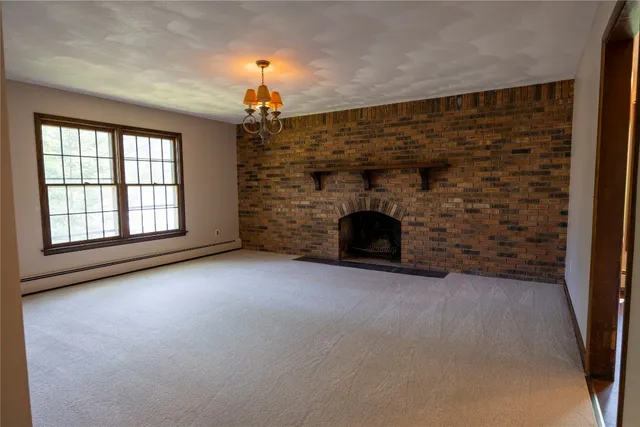 $325,000 | 2 Wellington Drive, Endicott, NY 13760