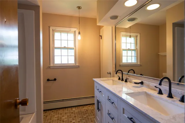 $325,000 | 2 Wellington Drive, Endicott, NY 13760