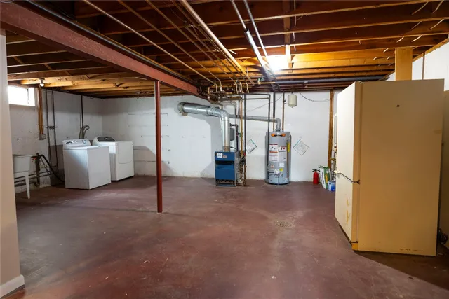 $325,000 | 2 Wellington Drive, Endicott, NY 13760