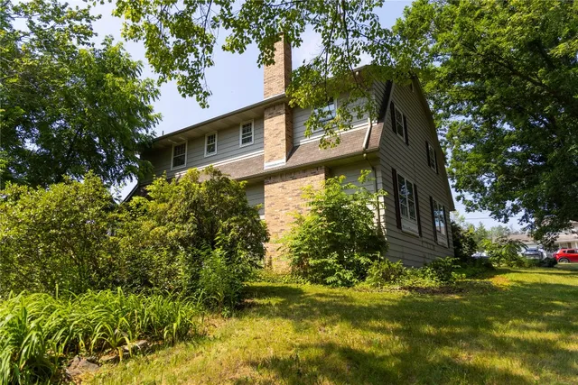 $325,000 | 2 Wellington Drive, Endicott, NY 13760