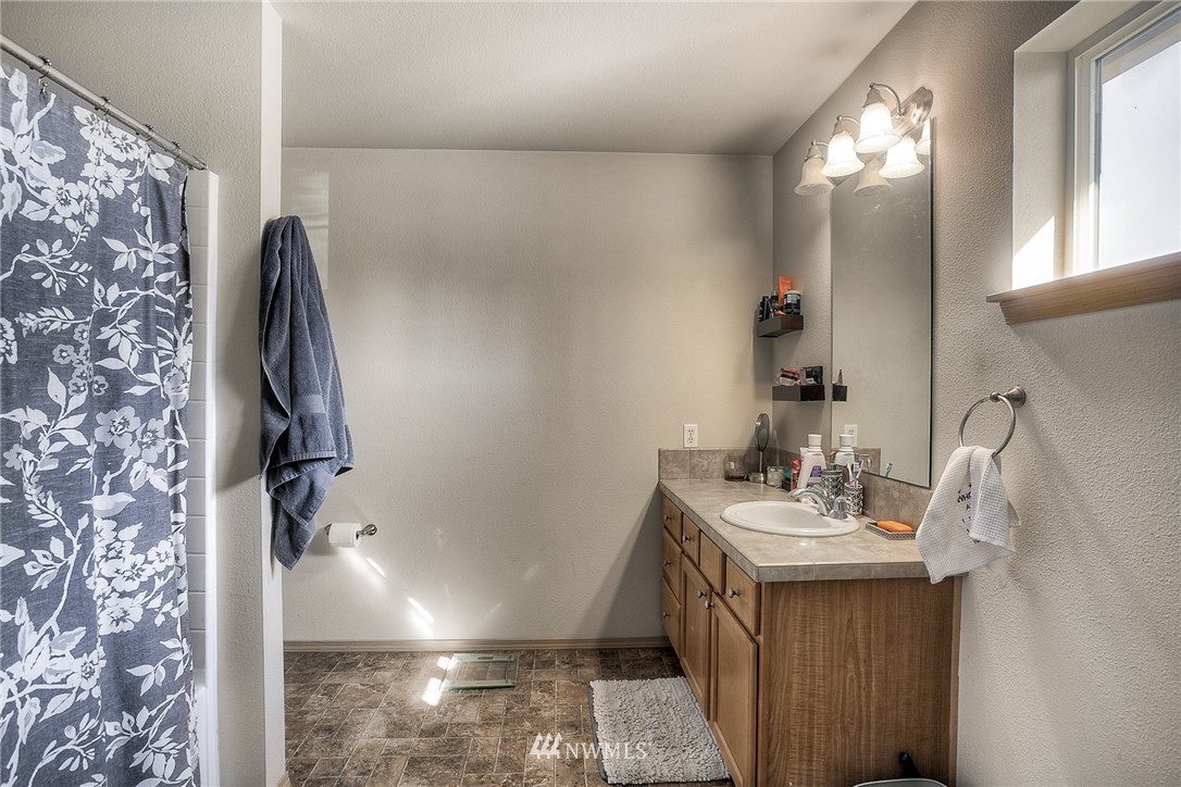 3074 Walker Road DuPont, WA 98327 - Photo 15 of 19
