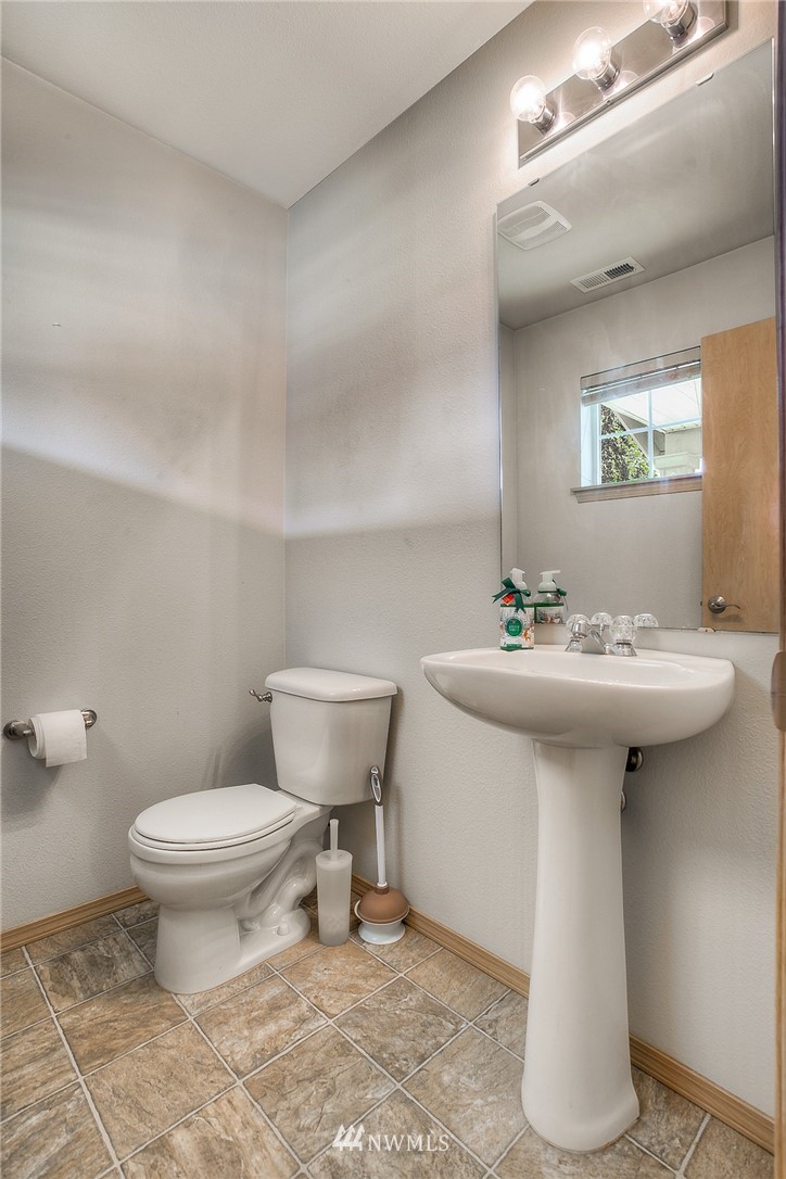 3074 Walker Road DuPont, WA 98327 - Photo 10 of 19