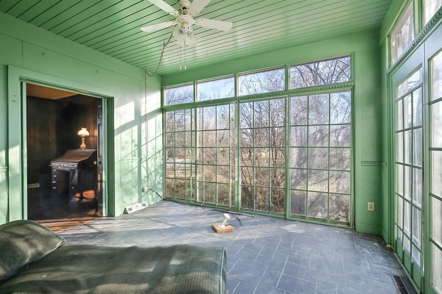 1506 Ridge Road Munster, IN 46321 - Photo 12 of 40 1500x999