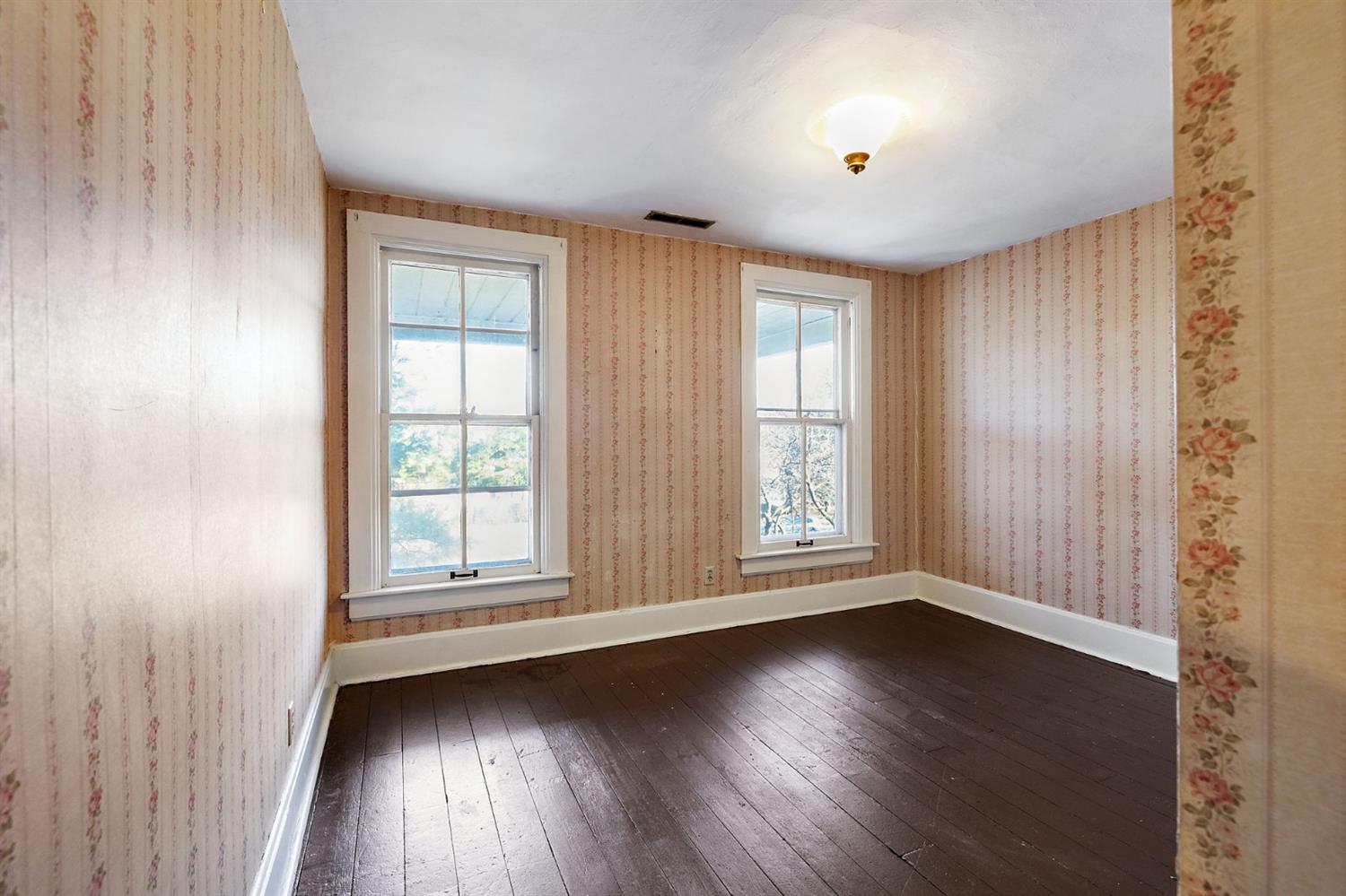 1506 Ridge Road Munster, IN 46321 - Photo 28 of 40 1500x999