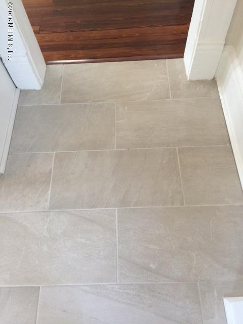 3308 St Augustine Road Jacksonville, FL 32207 - Photo 17 of 21 a bathroom with a shower