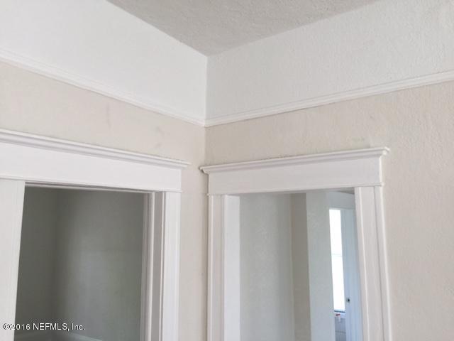 3308 St Augustine Road Jacksonville, FL 32207 - Photo 20 of 21 a view of a hallway