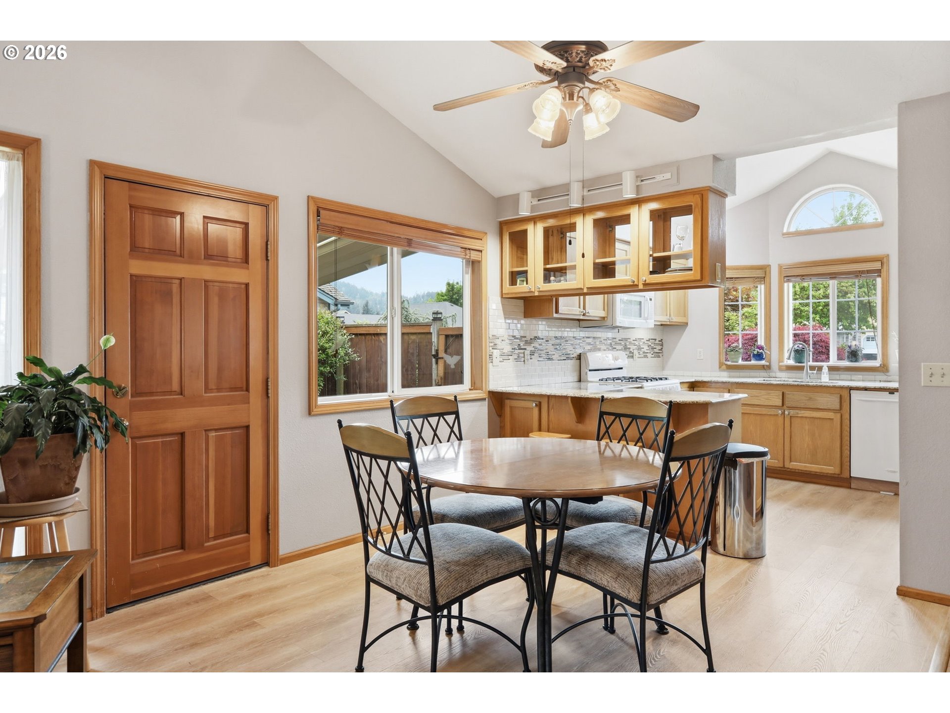 399 72nd Place Springfield, OR 97478 - Photo 5 of 28