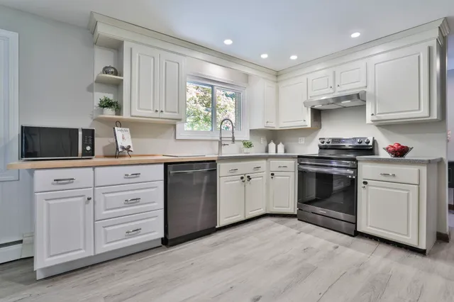 $565,000 | 123 Musquash Road, Hudson, NH 03051